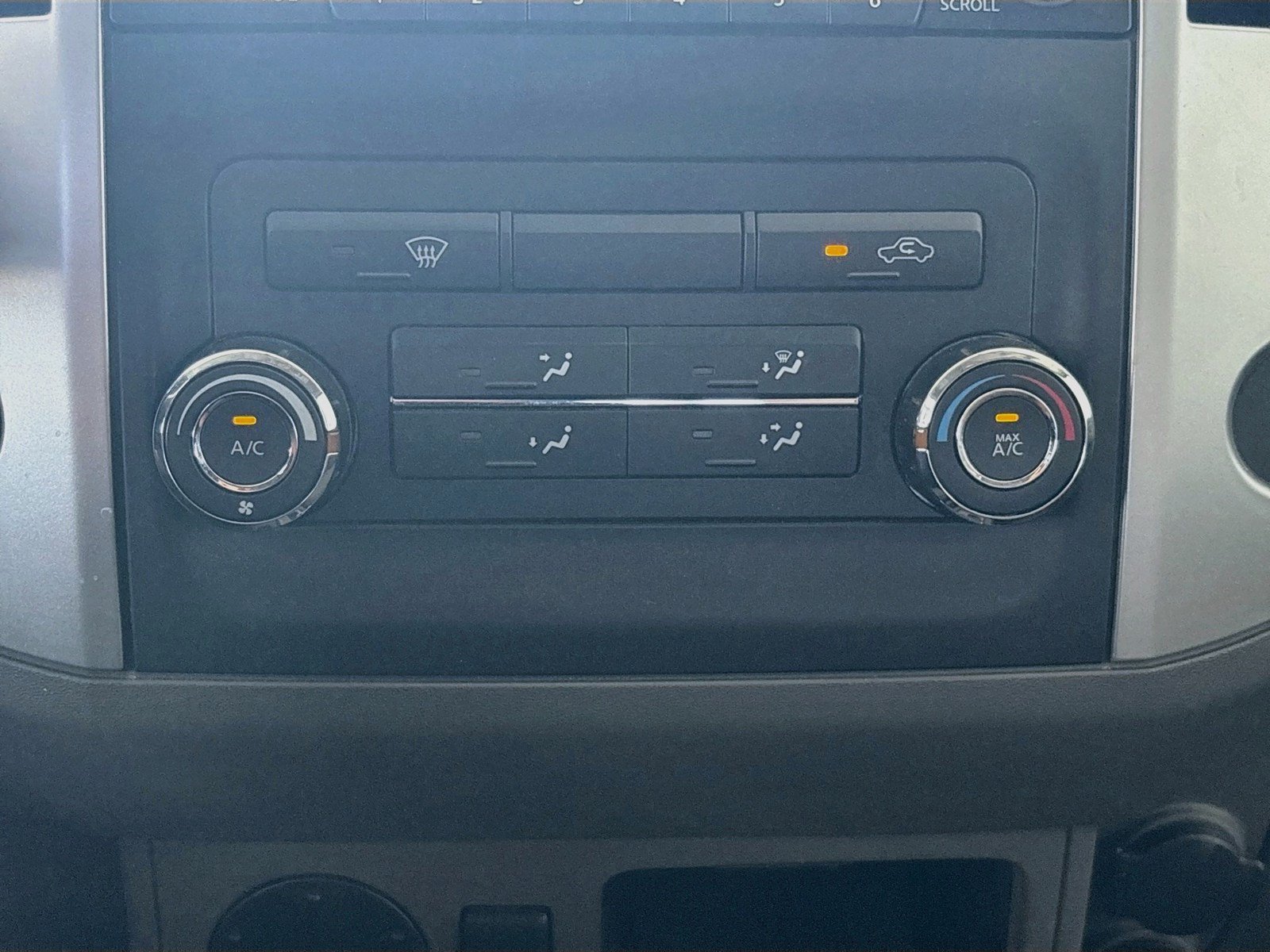 Used 2016 Nissan Frontier SV RWD image 9