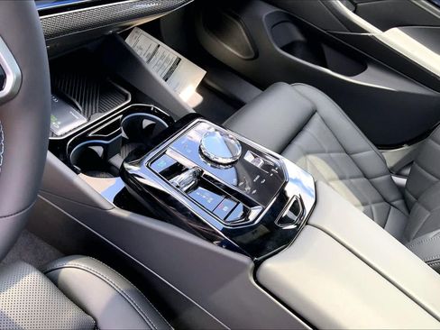 New 2026 BMW i5 M60 w/ Executive Package AWD/4WD image 7