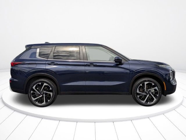 Used 2024 Mitsubishi Outlander SE AWD/4WD image 2