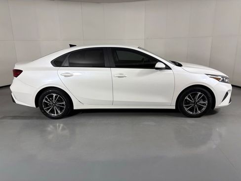 Used 2023 Kia Forte LXS FWD image 9