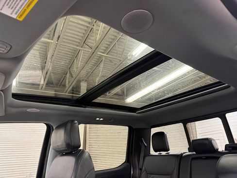 Used 2022 Ford F150 Lariat w/ Equipment Group 502A High image 9