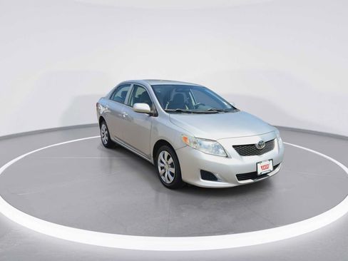 Used 2010 Toyota Corolla LE FWD image 2