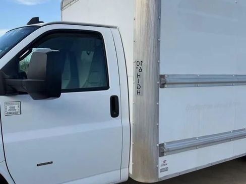 Used 2020 GMC Savana 3500 Extended w/ Driver Convenience Package RWD image 15