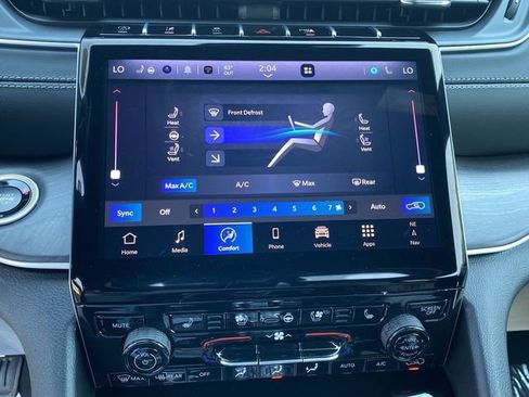 New 2025 Jeep Grand Cherokee Limited w/ Luxury Tech Group II image 19