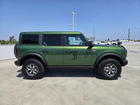 Used 2025 Ford Bronco Badlands AWD/4WD image 2