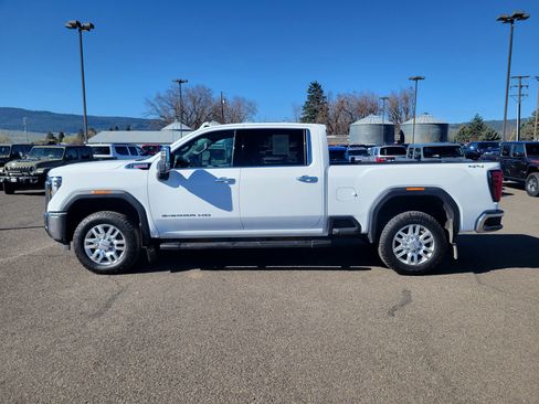 Used 2024 GMC Sierra 2500 SLT w/ SLT Convenience Package image 16