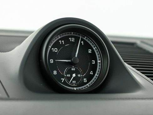 New 2026 Porsche Macan image 17