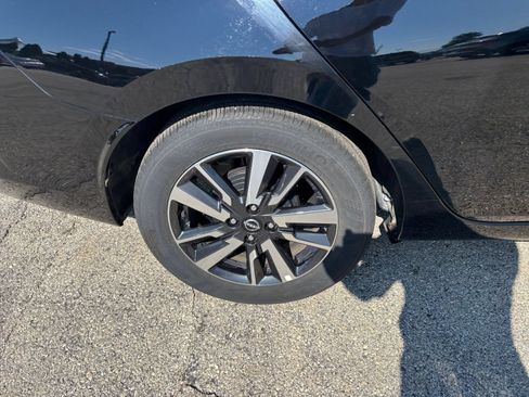 Used 2025 Nissan Versa SV FWD image 27