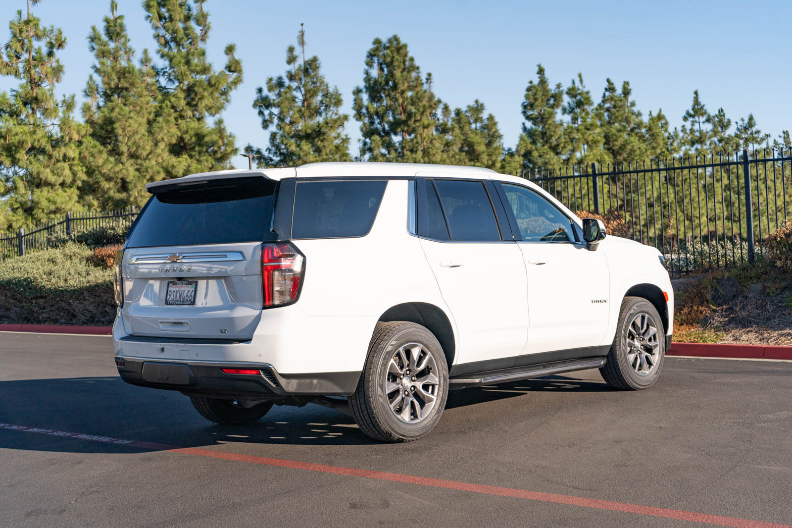 Used 2022 Chevrolet Tahoe LT w/ LT Signature Package RWD image 9