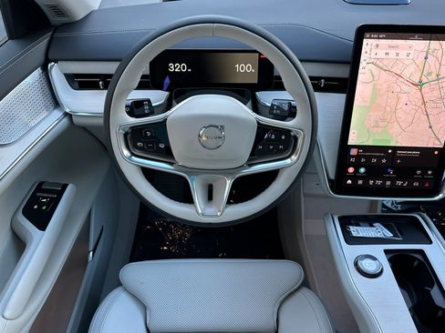 Used 2025 Volvo EX90 Ultra image 12