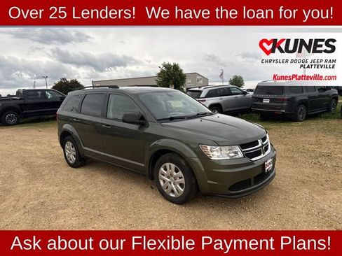 Used 2019 Dodge Journey SE FWD image 2