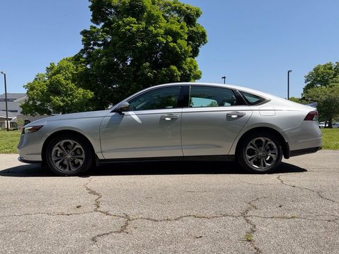 Used 2023 Honda Accord EX-L image 7