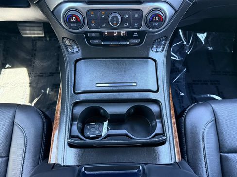 Used 2018 Chevrolet Tahoe Premier AWD/4WD image 16