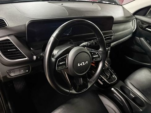 Used 2024 Kia Seltos EX image 9