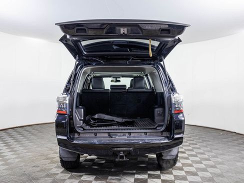Used 2016 Toyota 4Runner SR5 Premium AWD/4WD image 40