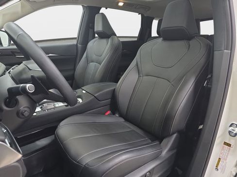 Used 2024 INFINITI QX60 Sensory w/ Cargo Package image 14