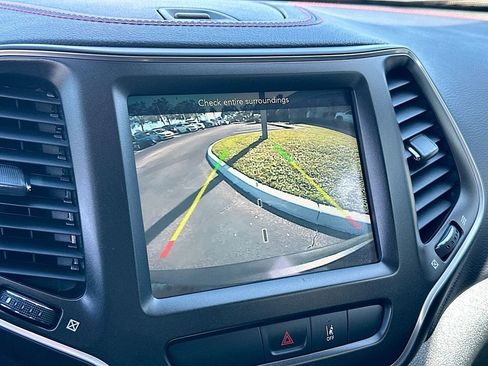 Used 2022 Jeep Cherokee Trailhawk w/ Technology Group B image 14