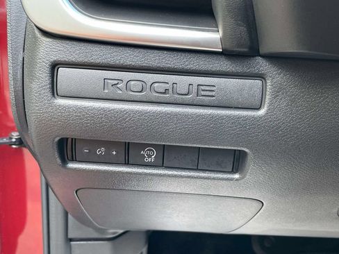 Used 2026 Nissan Rogue S FWD image 18