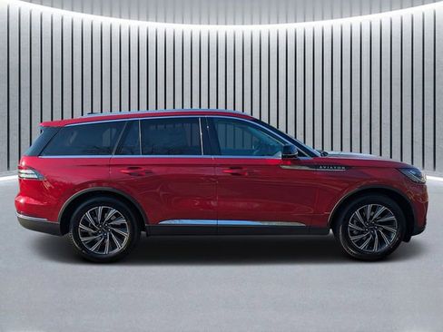 New 2026 Lincoln Aviator 2WD image 2