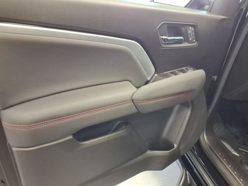 Used 2026 Chevrolet Colorado Z71 w/ Technology Package AWD/4WD image 13