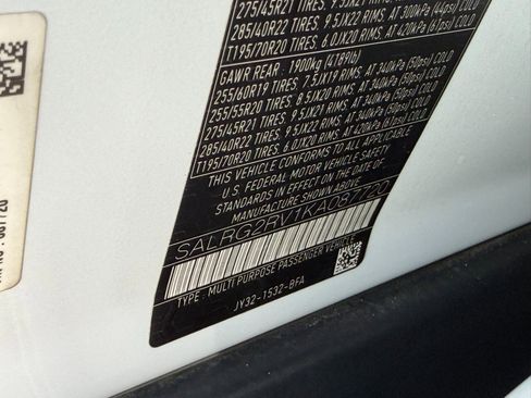 Used 2019 Land Rover Discovery SE image 52