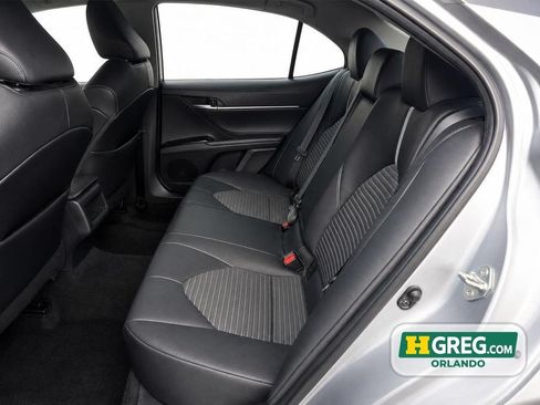 Used 2020 Toyota Camry SE FWD image 10