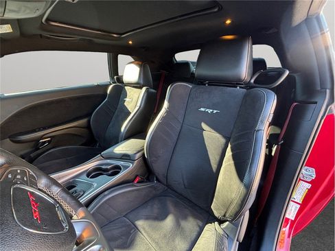 Used 2016 Dodge Challenger SRT Hellcat image 18
