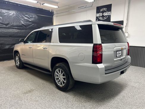 Used 2019 Chevrolet Suburban LT AWD/4WD image 4