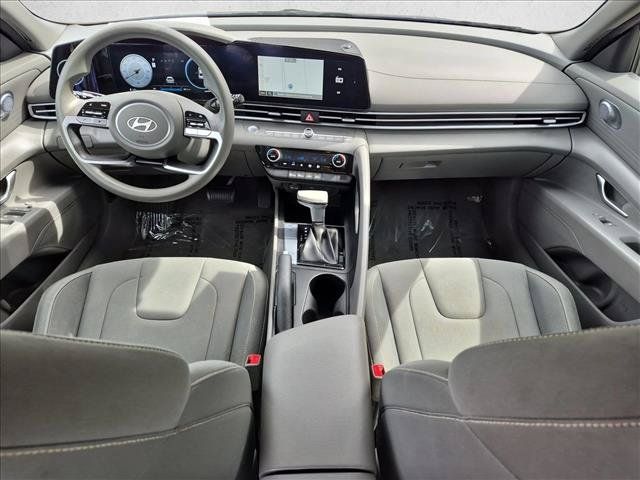 Used 2024 Hyundai Elantra SEL FWD image 18