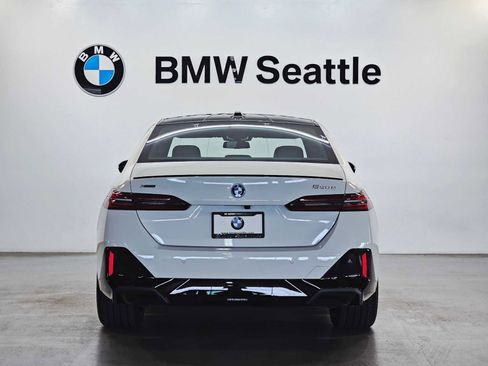 New 2026 BMW 550e xDrive 550e xDrive w/ Premium Package image 5