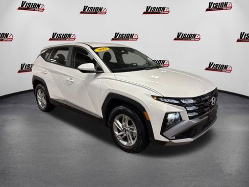 Used 2025 Hyundai Tucson SE image 3