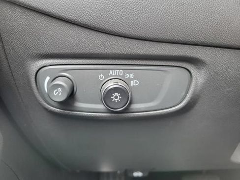 Used 2021 Chevrolet Equinox LS w/ LS Convenience Package FWD image 14