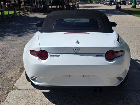 Used 2017 MAZDA MX-5 Miata Grand Touring RWD image 8