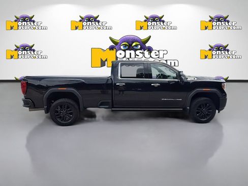 Used 2022 GMC Sierra 2500 Denali w/ Denali Black Diamond Edition AWD/4WD image 4