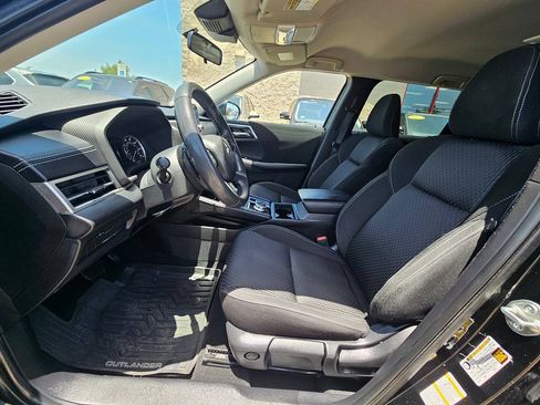 Used 2022 Mitsubishi Outlander ES FWD image 8