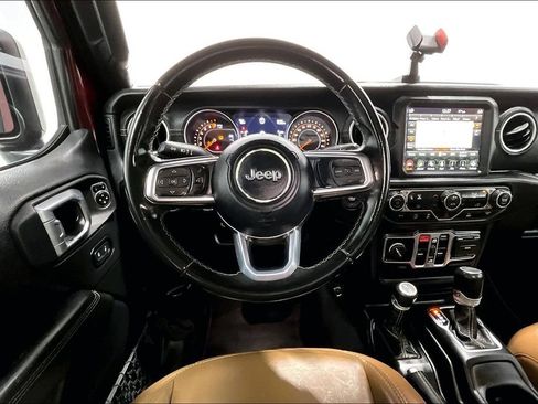 Used 2021 Jeep Gladiator Overland AWD/4WD image 6