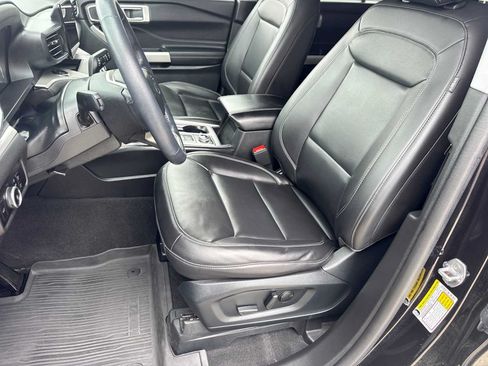 Certified 2023 Ford Explorer XLT w/ Equipment Group 202A AWD/4WD image 15