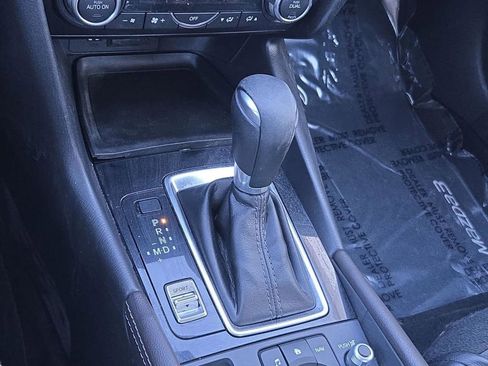 Used 2017 MAZDA MAZDA3 Grand Touring image 34