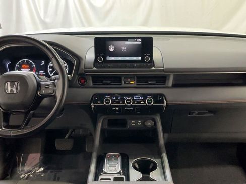 Used 2023 Honda Pilot Sport image 26