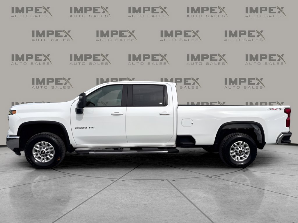 Used 2025 Chevrolet Silverado 2500 LT w/ Convenience Package AWD/4WD image 2