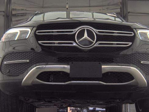 Used 2022 Mercedes-Benz GLE 350 4MATIC w/ Premium Package image 4