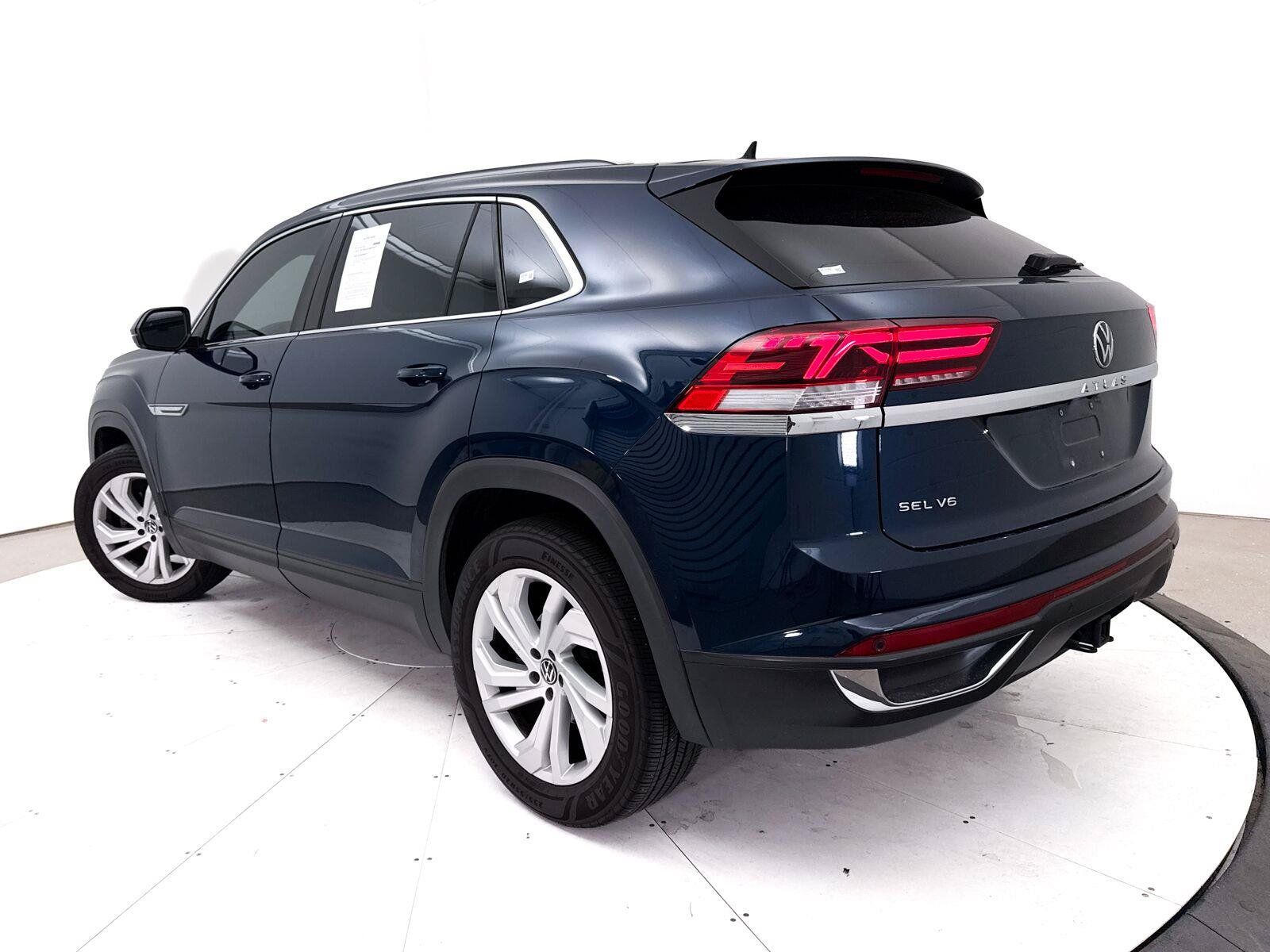 Used 2020 Volkswagen Atlas Cross Sport SEL FWD image 2