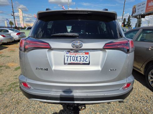 Used 2016 Toyota RAV4 XLE FWD image 3