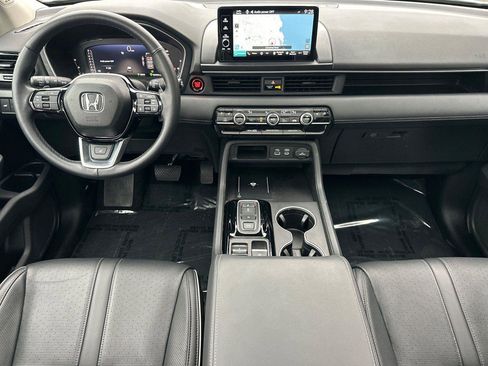 Certified 2025 Honda Pilot Elite image 9