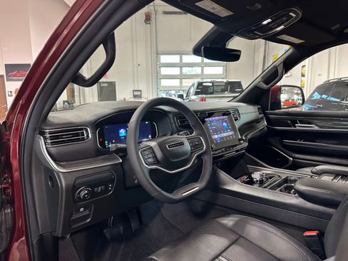 Used 2022 Jeep Wagoneer Series III image 15