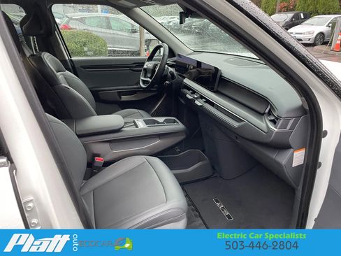 Used 2025 Kia EV9 Light Long Range image 50