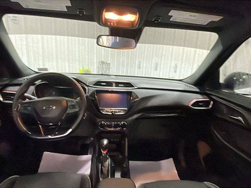 Used 2021 Chevrolet TrailBlazer RS w/ Convenience Package image 11