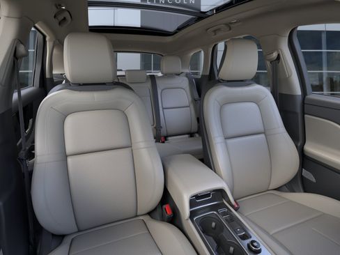 New 2026 Lincoln Corsair Premiere image 10