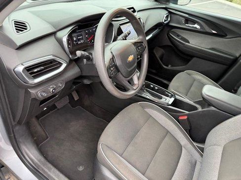 Used 2023 Chevrolet TrailBlazer LT w/ Convenience Package image 21
