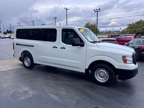 Used 2018 Nissan NV 3500 S image 6